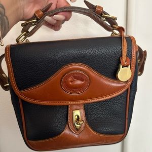 Vintage Dooney & Bourke crossbody